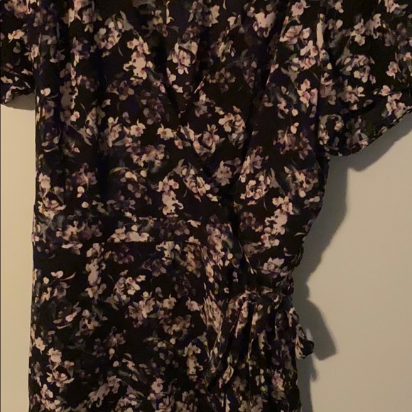 Lilac print T-shirt sleeve wrap dress - Picture 2 of 2